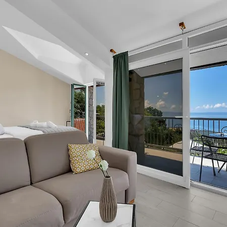 Zora Stonehouses - Private With Heated Pool Makarska