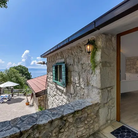 Zora Stonehouses - Private With Heated Pool *