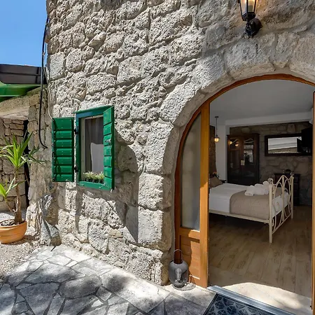 Zora Stonehouses - Private With Heated Pool *