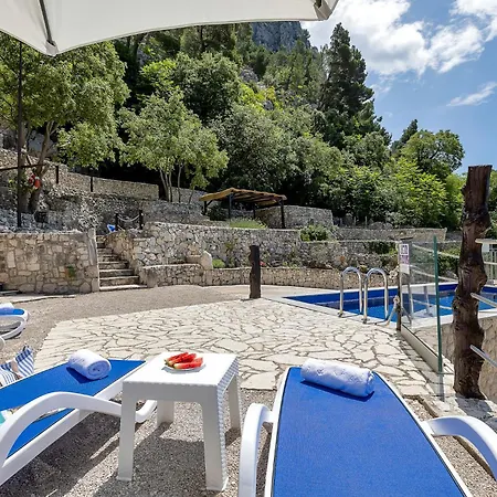 Villa Zora Stonehouses - Private With Heated Pool *