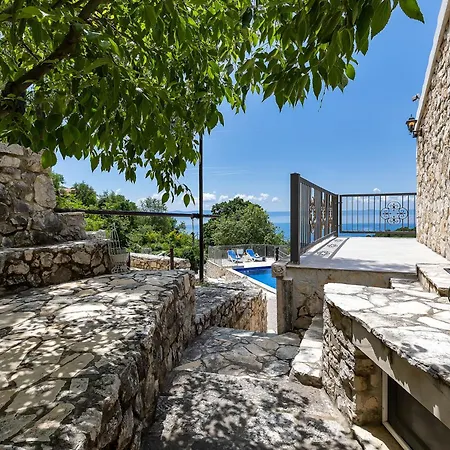 Zora Stonehouses - Private With Heated Pool *