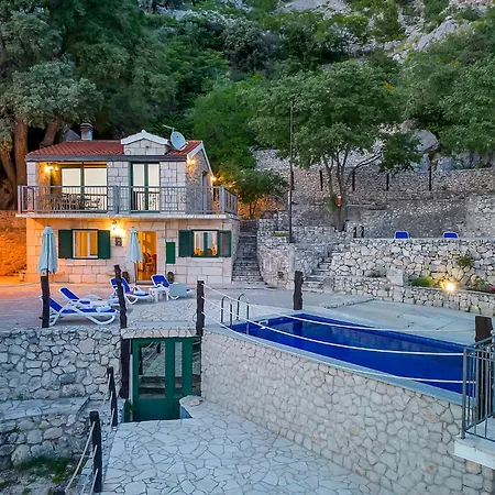 Villa Zora Stonehouses - Private With Heated Pool *