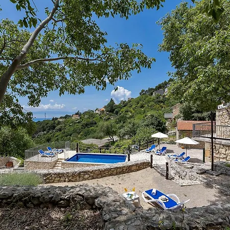 Zora Stonehouses - Private With Heated Pool *