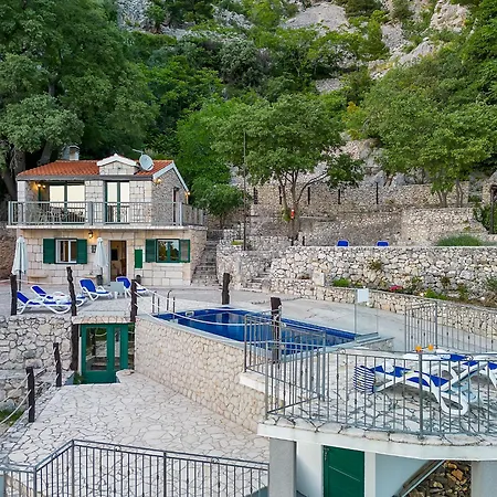 Zora Stonehouses - Private With Heated Pool